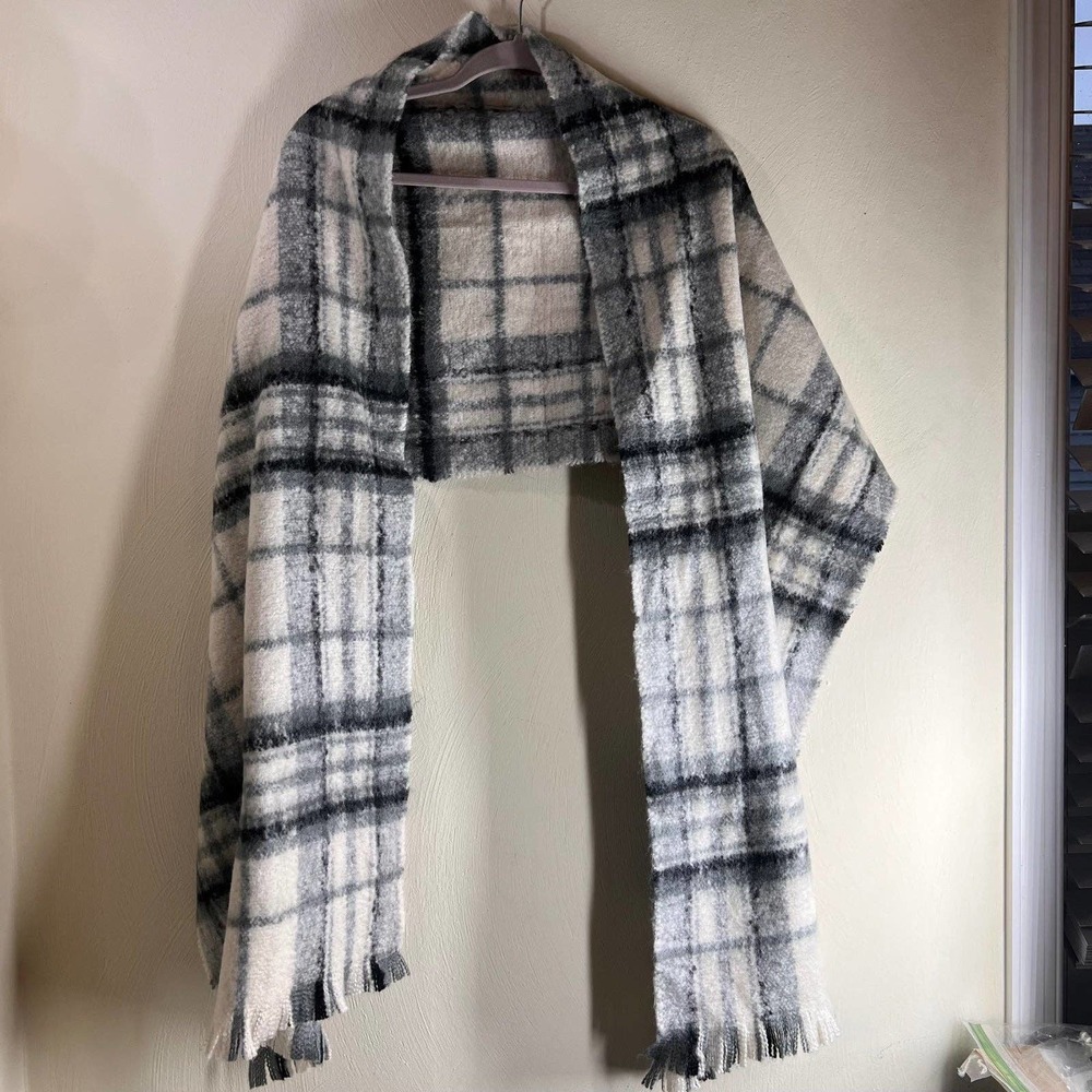 29 Palms Blanket Scarf Black White Gray Plaid Fringe Soft